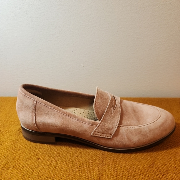 Womens Clarks Trish Rose Penny Loafer - Picture 1 of 10